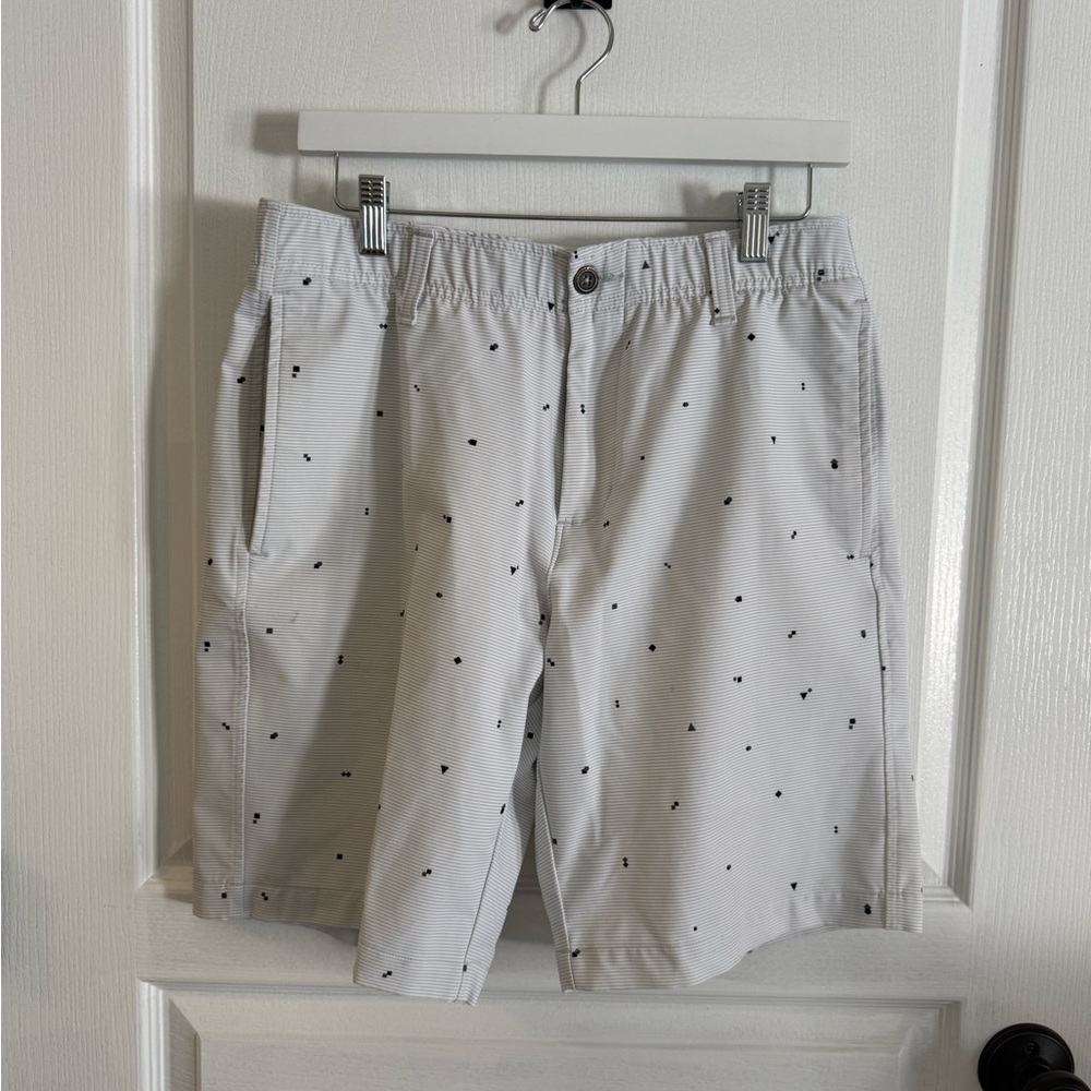 Under Armour Men's White Golf Shorts with Black Assorted Shapes Pattern